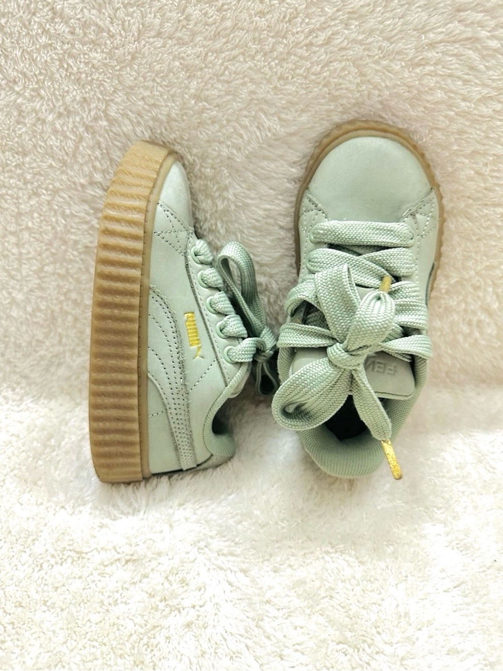 PUMA “Fenty X” Girls Size US 11 (17 cm) Green Fog Leather Like New